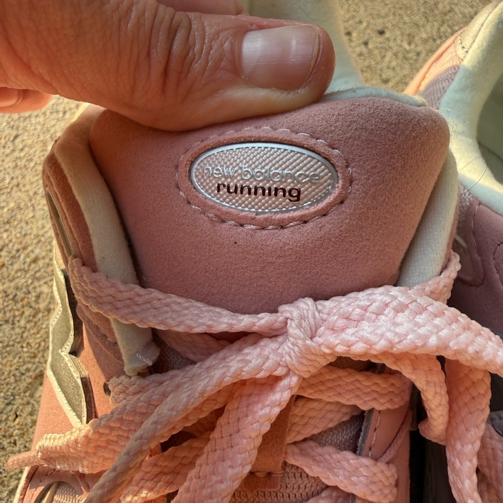 NWOT New Balance Pink and White Women's Running Sneakers - Picture 4 of 16